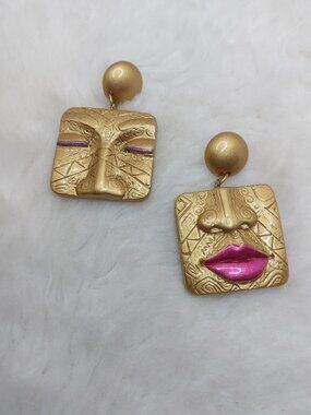 Vintage Park Lane Pierced Earrings Gold Painted Face Art Abstract Deco Face Pink